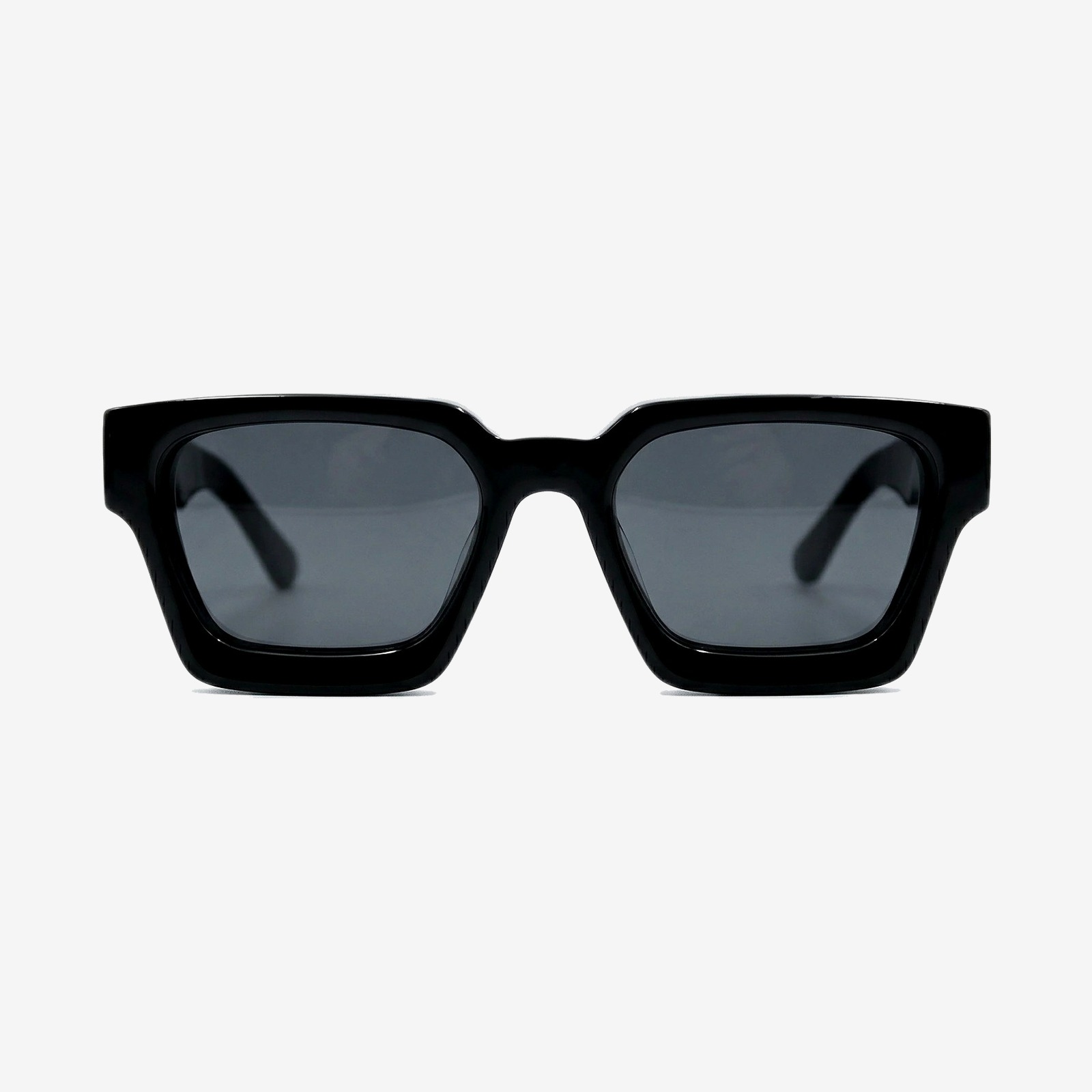 Icon Noir in Polished Black — studio view