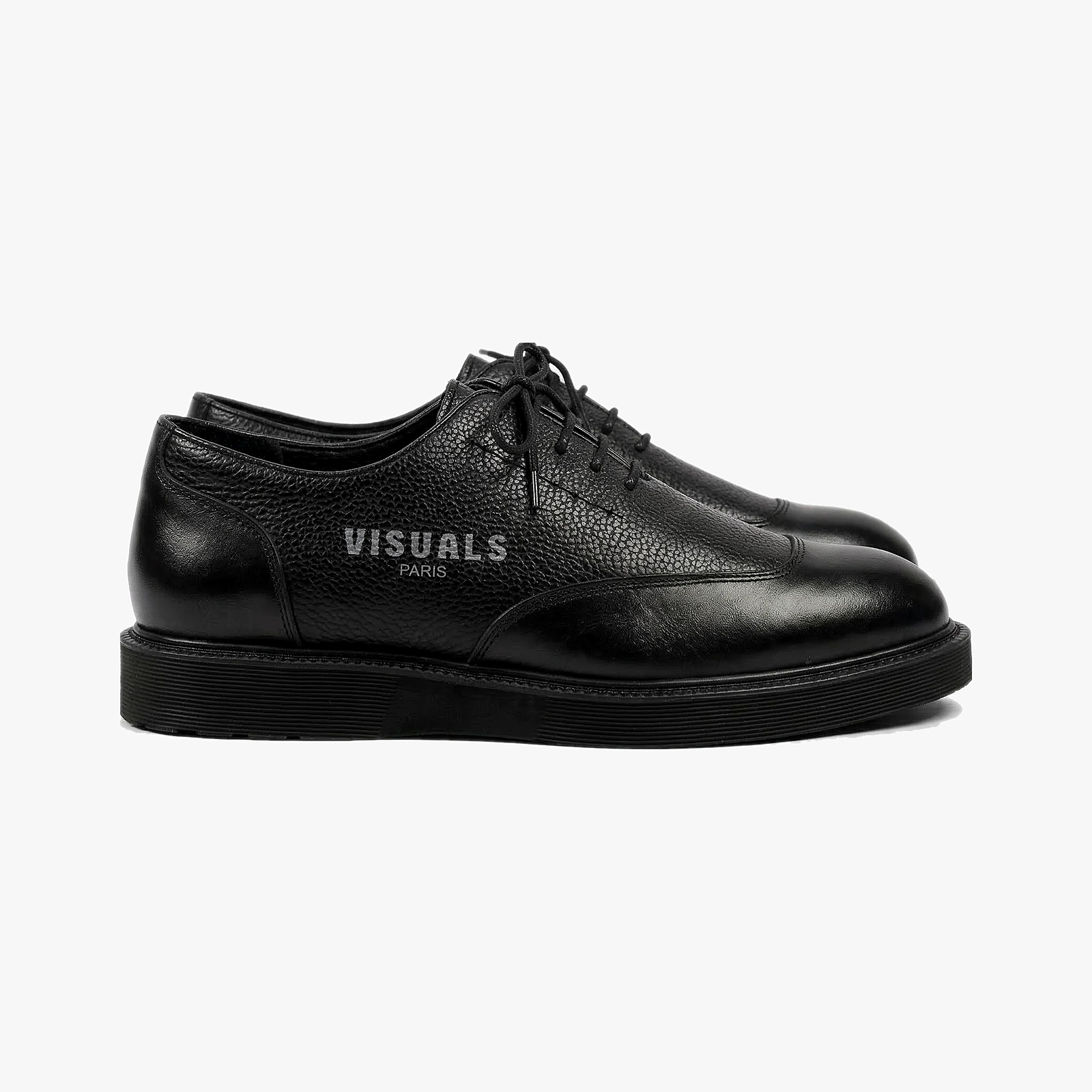 Classic Derby in Noir Pebbled — studio view